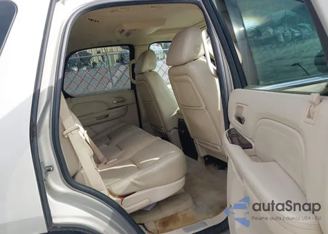 2008 Cadillac Escalade Luxury z USA, uszkodzony, nr VIN 1GYFK63888R201820